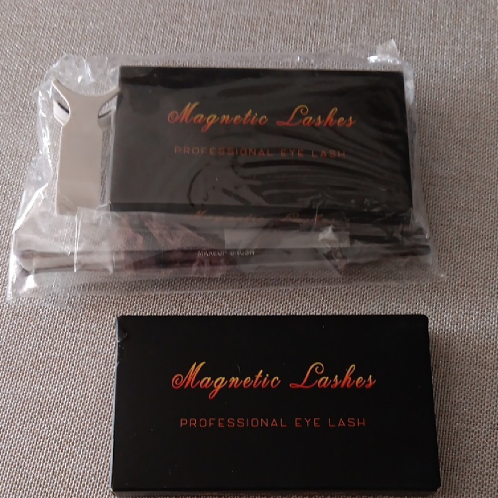 Source Unknown Magnetic Lashes - Black